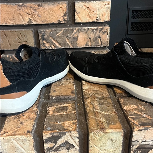 Earth Desire Flow Women’s Black & Tan Slip On Sneakers Size 8 - Picture 9 of 11